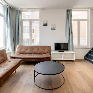 https://beautiful-modern-apartment-in-the-heart-of-antwerp.hotelsantwerp.net